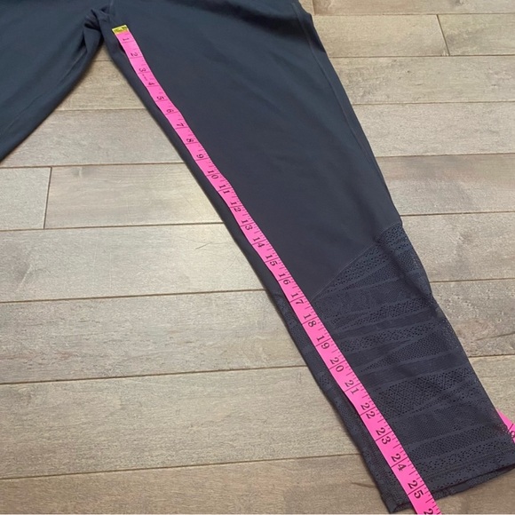 Victoria’s Secret Sport Leggings - Picture 5 of 8